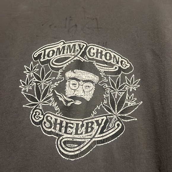 SIGNED Tommy Chong & Shelby: 3XL Grey Shirt with white graphic - Picture 2 of 6